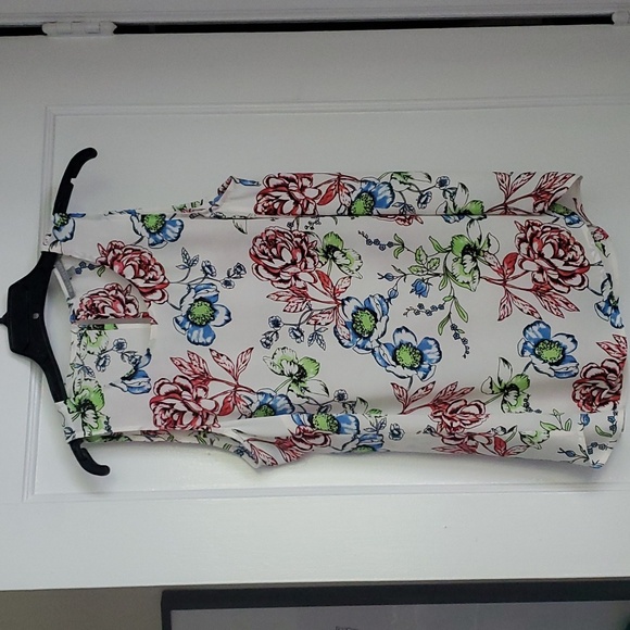 Daniel Rainn Tops - daniel rainn floral sleeveless top